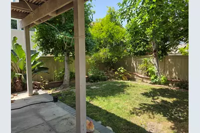 132 Citrine Ct, Gardena, CA 90248 - Photo 22