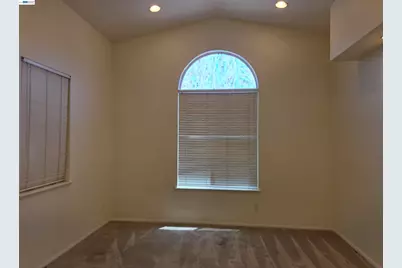 132 Citrine Ct, Gardena, CA 90248 - Photo 4