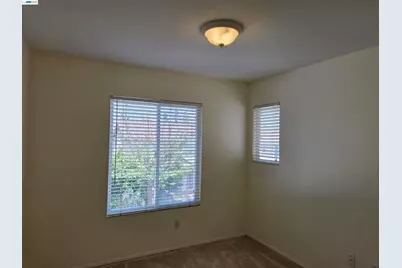 132 Citrine Ct, Gardena, CA 90248 - Photo 16