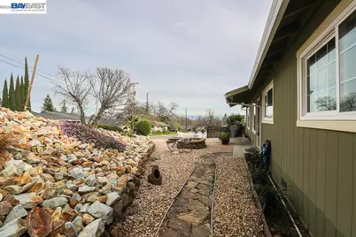 3345 Oakwood Place, Redding, CA 96001 - Photo 10