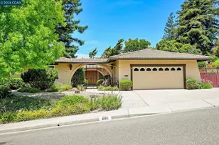 1085 Country Club Dr, Moraga, CA 94556 - Photo 2