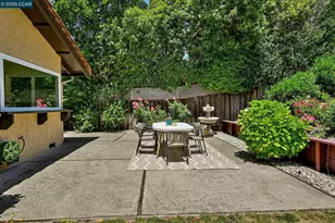 1085 Country Club Dr, Moraga, CA 94556 - Photo 34