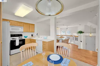 314 E St, Benicia, CA 94510 - Photo 12