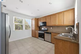 2824 Hilltop Mall Rd, Richmond, CA 94806 - Photo 14