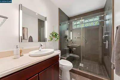 5821 Colton Blvd, Oakland, CA 94611 - Photo 22
