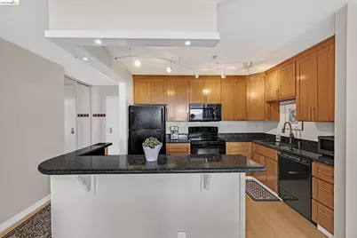 555 Pierce St #526, Albany, CA 94706 - Photo 6