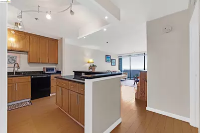 555 Pierce St #526, Albany, CA 94706 - Photo 4