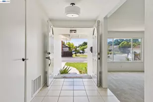 2884 Lyon Cir, Concord, CA 94518 - Photo 10