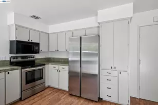 2884 Lyon Cir, Concord, CA 94518 - Photo 18