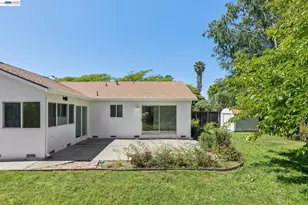2884 Lyon Cir, Concord, CA 94518 - Photo 34