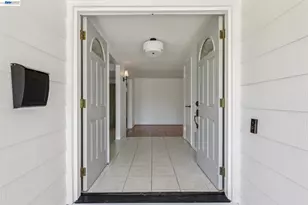 2884 Lyon Cir, Concord, CA 94518 - Photo 10