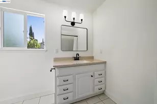 2884 Lyon Cir, Concord, CA 94518 - Photo 24