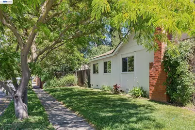 2884 Lyon Circle, Concord, CA 94518 - Photo 32