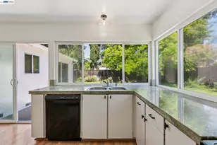 2884 Lyon Cir, Concord, CA 94518 - Photo 18