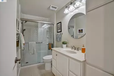 1175 Island Dr, Alameda, CA 94502 - Photo 24