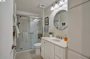 1175 Island Dr, Alameda, CA 94502 - Photo 24