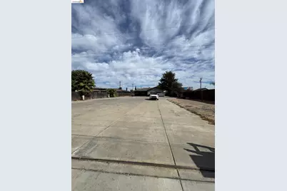 7031 Power Inn Rd, Sacramento, CA 95828 - Photo 1