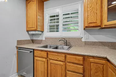 1126 Mission Dr, Antioch, CA 94509 - Photo 10