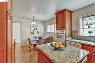 585 Crestmont Dr, Oakland, CA 94619 - Photo 24