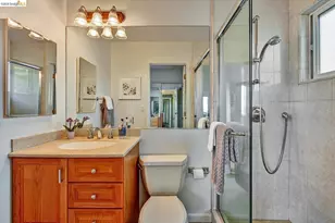 585 Crestmont Dr, Oakland, CA 94619 - Photo 34