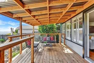 585 Crestmont Dr, Oakland, CA 94619 - Photo 14