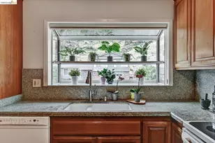 585 Crestmont Dr, Oakland, CA 94619 - Photo 20