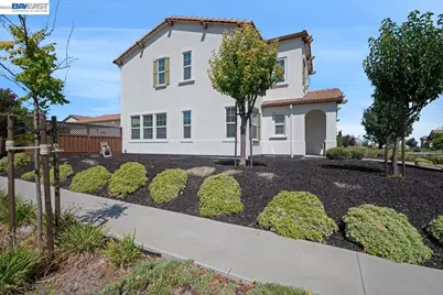 4003 Summit Dr, Tracy, CA 95377 - Photo 4
