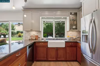 247 Corliss Dr, Moraga, CA 94556 - Photo 16