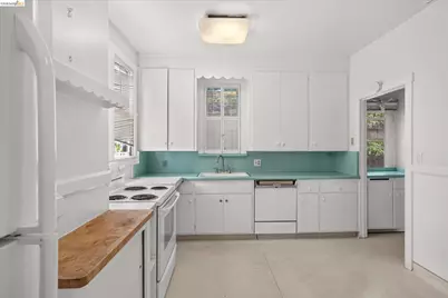 617 Boulevard Way, Oakland, CA 94610 - Photo 18
