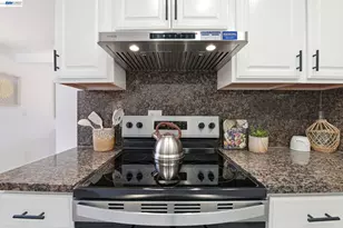 31070 Meadowbrook Ave, Hayward, CA 94544 - Photo 8