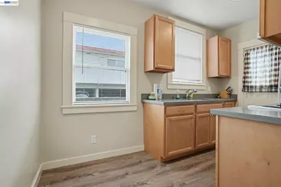 301 Lincoln Ave, Alameda, CA 94501 - Photo 34