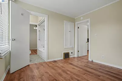 301 Lincoln Ave, Alameda, CA 94501 - Photo 14