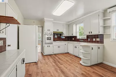 301 Lincoln Ave, Alameda, CA 94501 - Photo 8