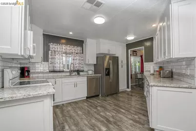 263 Coral Dr, Pittsburg, CA 94565 - Photo 12