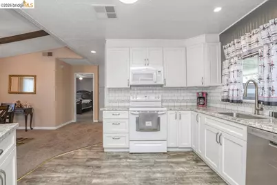 263 Coral Dr, Pittsburg, CA 94565 - Photo 12