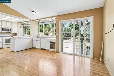 410 Oakbreeze Ct, Martinez, CA 94553 - Photo 16