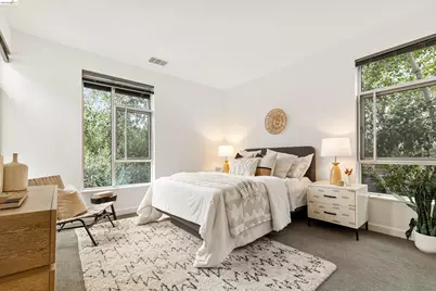 21 Covent Ln, Oakland, CA 94608 - Photo 18