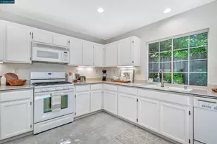 280 Brady St, Martinez, CA 94553 - Photo 14