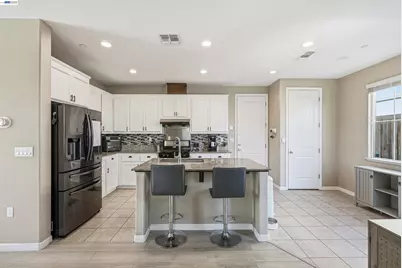 146 Halsey Way, Pittsburg, CA 94565 - Photo 6