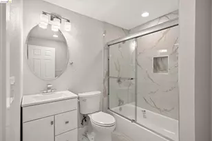 6105 Oakdale Ave, Oakland, CA 94605 - Photo 14