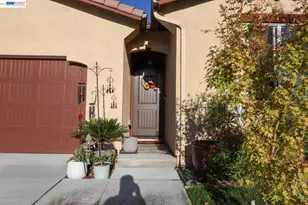 11560 Hanna St, Beaumont, CA 92223 - Photo 2
