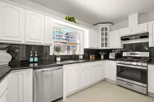 7974 Hillmont Dr, Oakland, CA 94605 - Photo 12