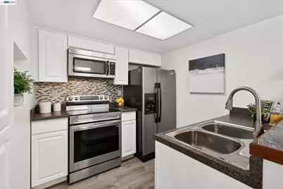 55 Massolo Dr #B, Pleasant Hill, CA 94523 - Photo 2
