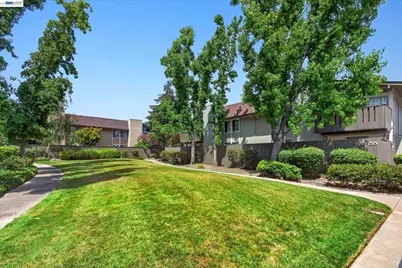 55 Massolo Dr #B, Pleasant Hill, CA 94523 - Photo 26