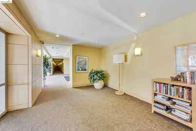 1 Lakeside Drive #410, Oakland, CA 94612 - Photo 32