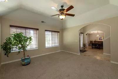 5232 Horseshoe Bend Ave, Clovis, CA 93619 - Photo 4