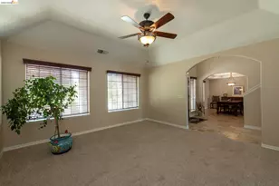 5232 Horseshoe Bend Ave, Clovis, CA 93619 - Photo 4