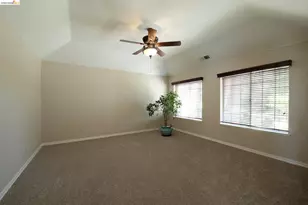 5232 Horseshoe Bend Ave, Clovis, CA 93619 - Photo 6