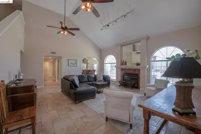5232 Horseshoe Bend Ave, Clovis, CA 93619 - Photo 8