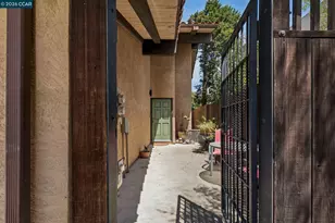 1242 Hopkins St, Berkeley, CA 94702 - Photo 38